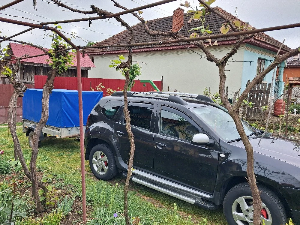 Vând duster cu ansamblu cu tot
