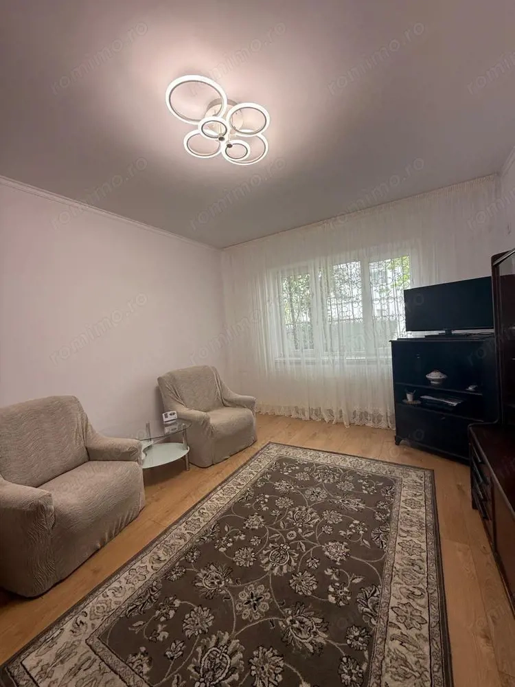 Închiriere Apartament cu 3 camere Titan Ozana, prima inchiriere