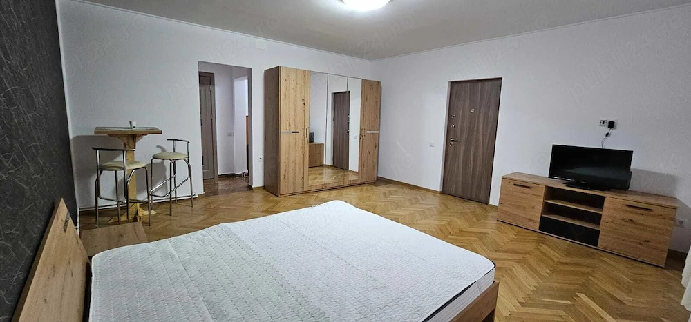 Sinaia, zonă ultracentrală - închiriere garsonieră, renovată și mobilată 