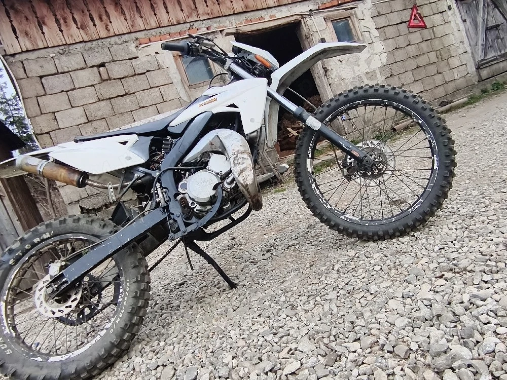 Vând Yamaha DT 125 2T