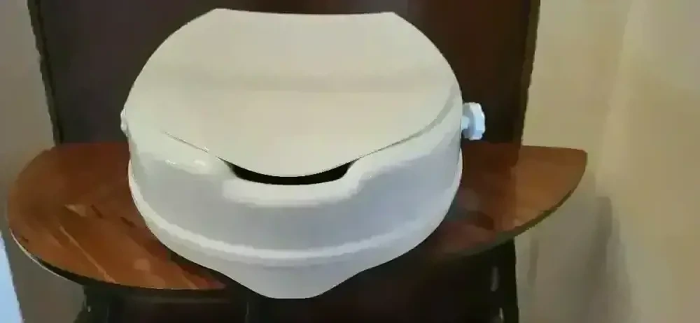 Vând înălțător WC 10cm, stare perfectă