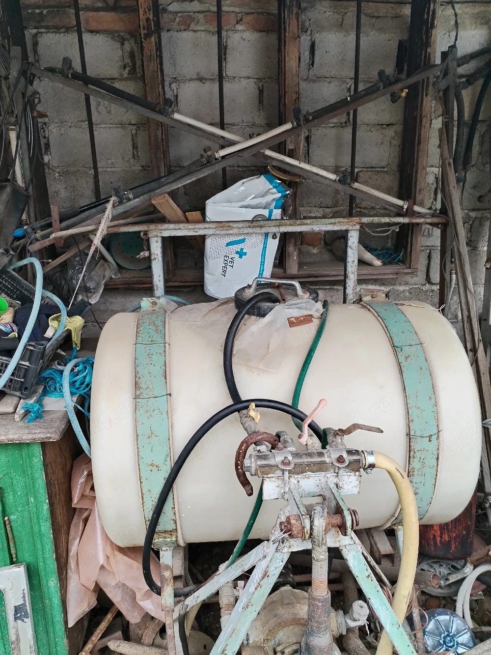 Instalație de erbicidat pt tractor