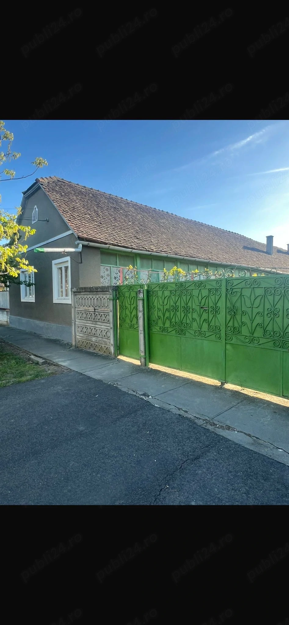 Vând casă comuna Liebling
