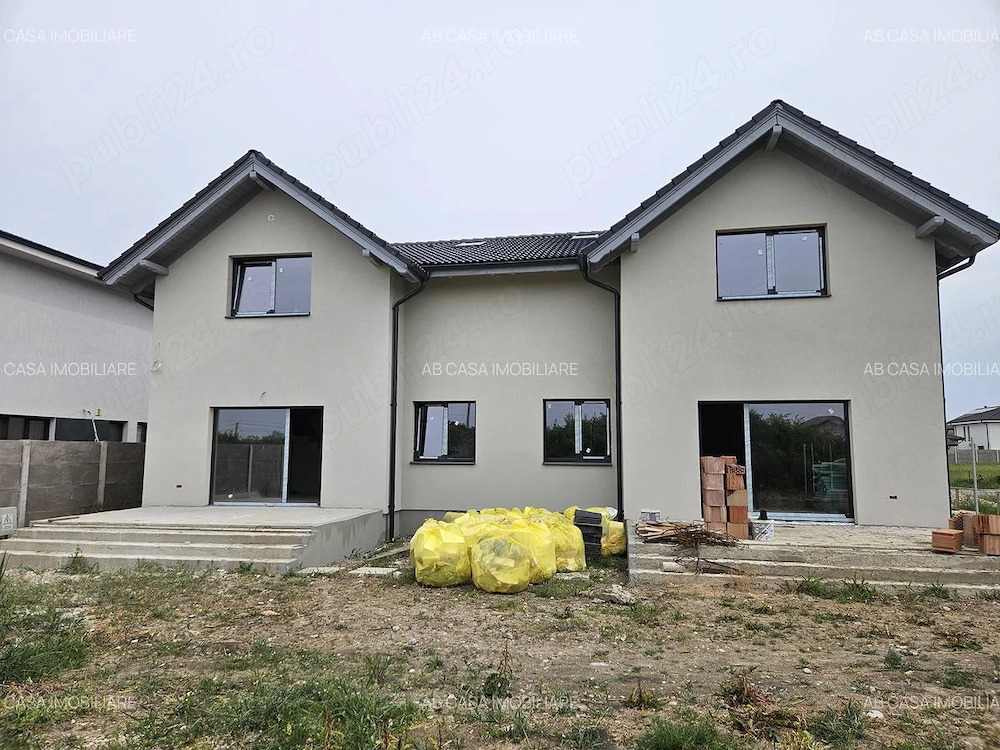 Duplex nou, P+M, 1 apartament la cheie, 1 la alb, Moșnița Nouă, comision 0%