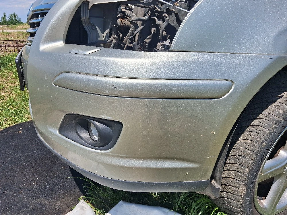 vand bara fata toyota avensis 
