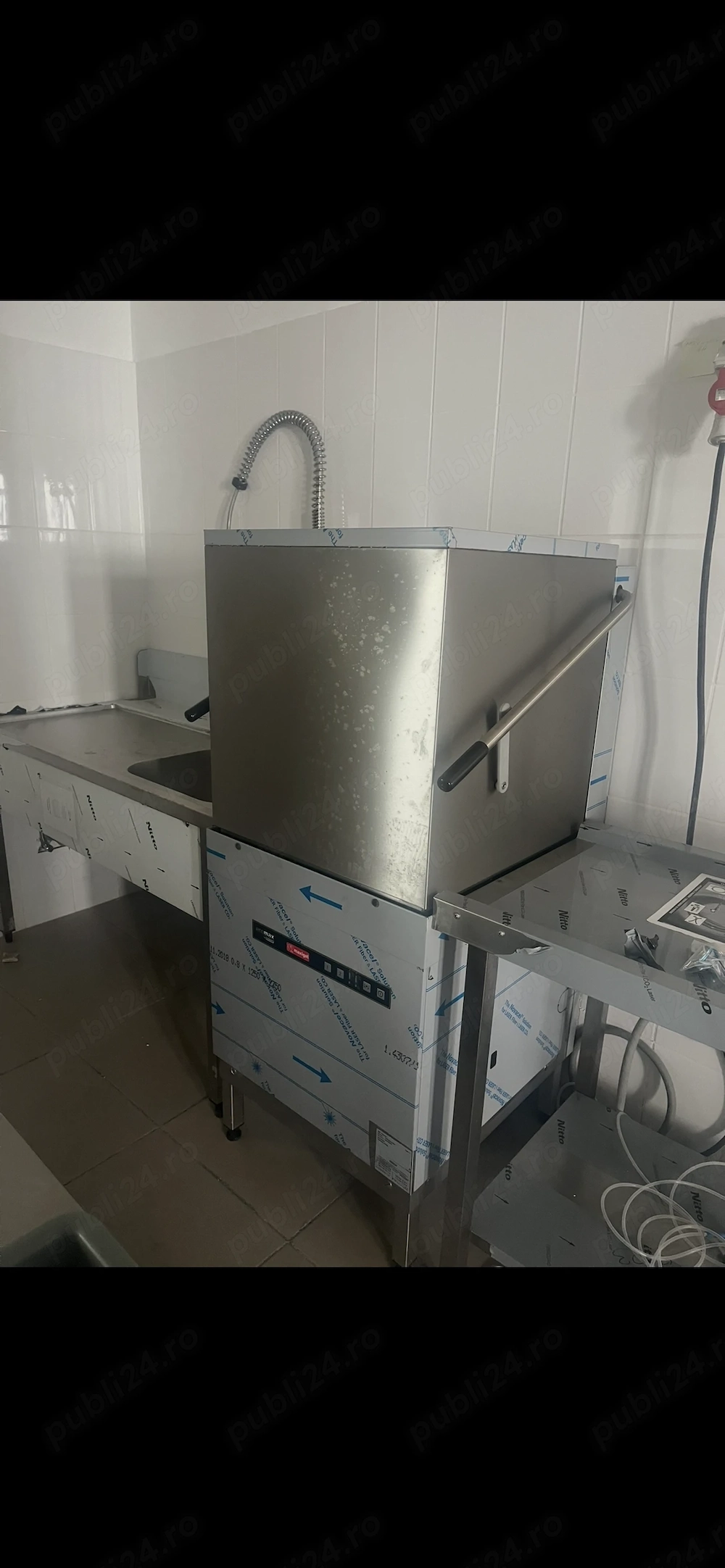 Pers fizică vind cuptor maxigel și mașina de spălat automată vase noi