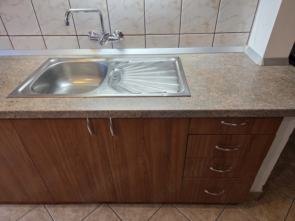 Vand mobila bucatarie folosita stare f. buna.