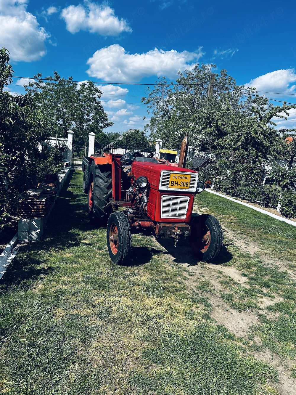 Vand Tractor UTB 550 