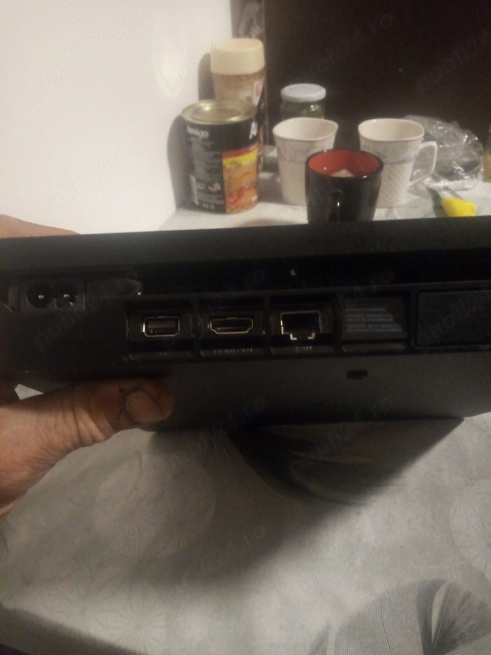 ps4 slim cu un joistick si 3 jocuri instalate