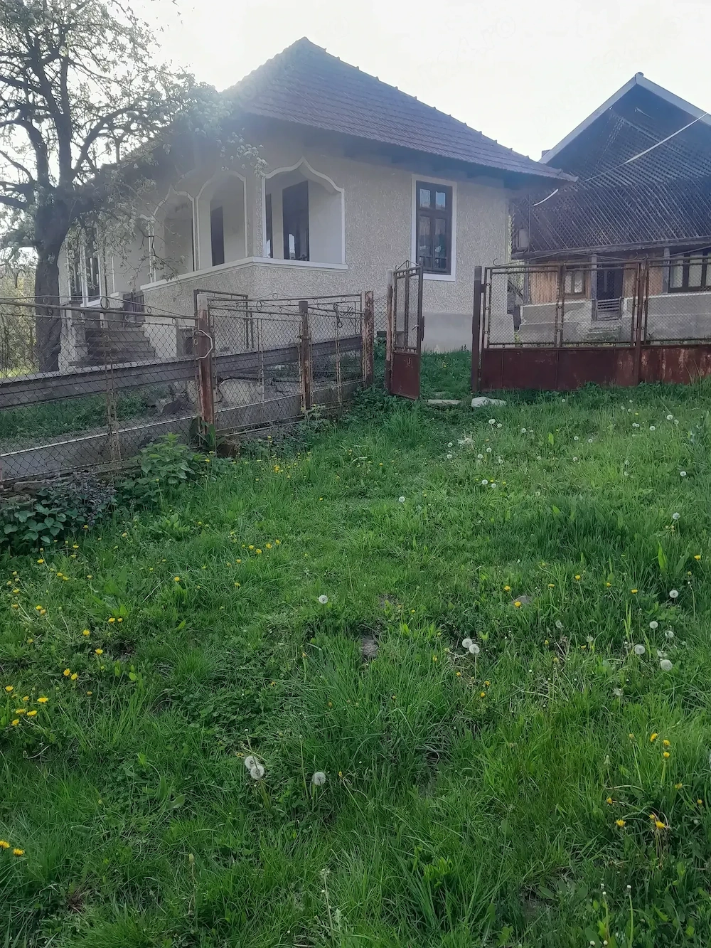 vind teren+cladiri in Slanic Prahova.