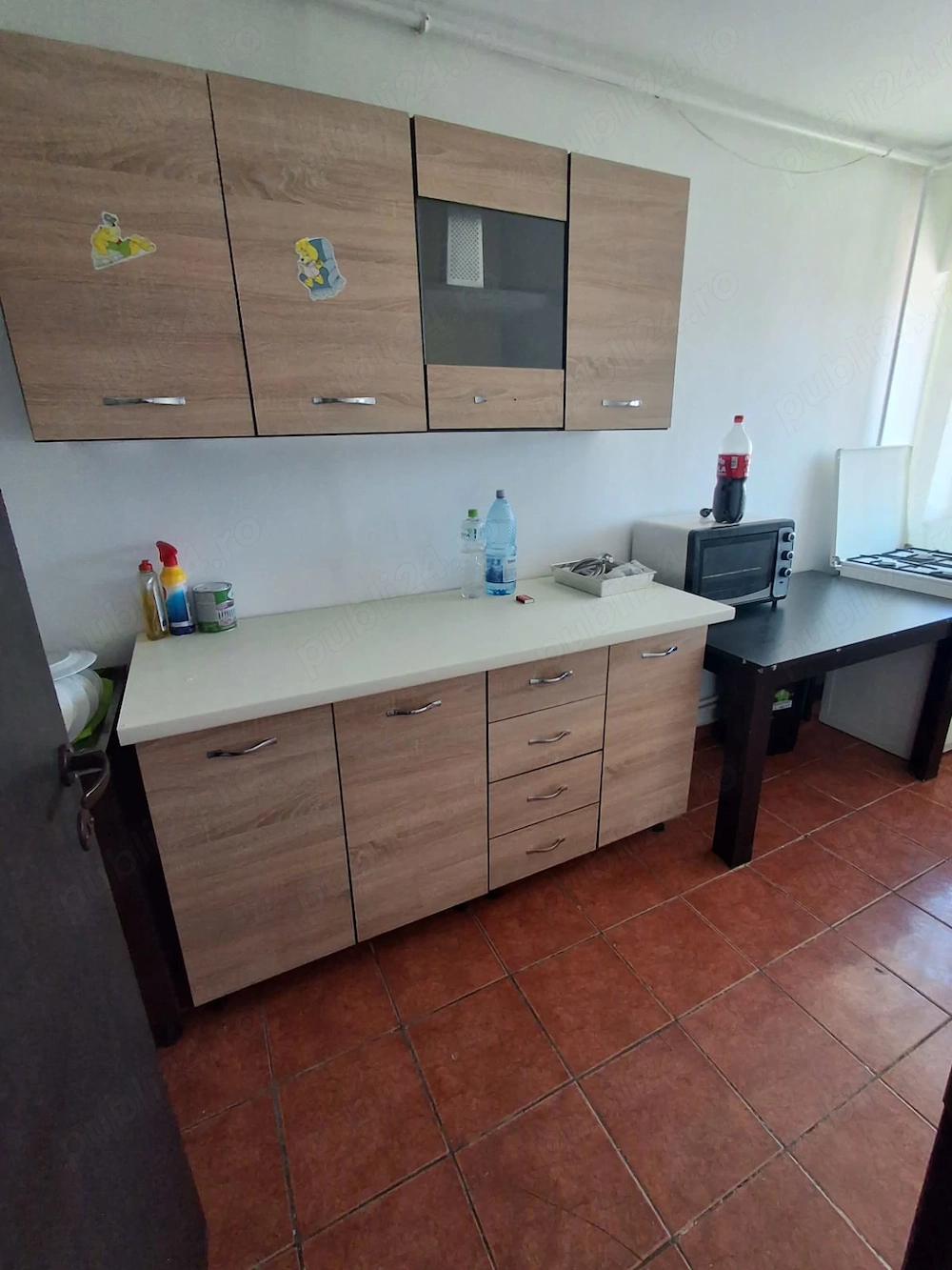 Vând apartament 4 camere in Rovinari spatios