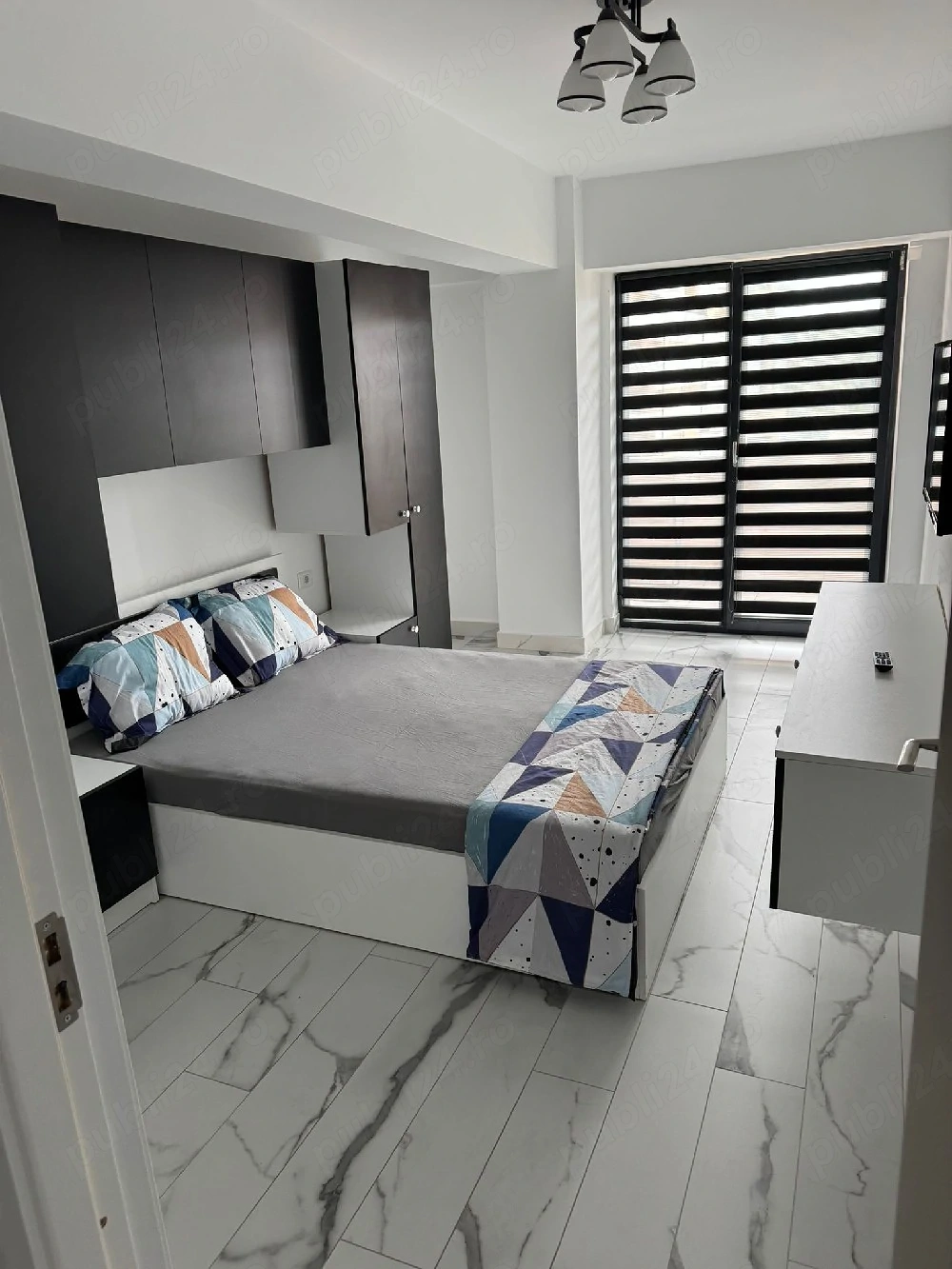 inchiriez apartament 3 camere!