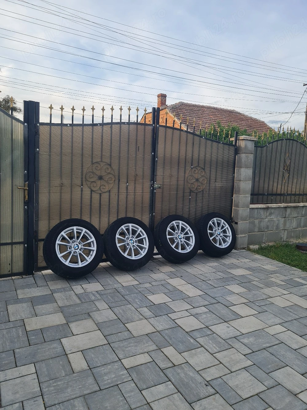 jante aliaj bmw 16"cu anvelope Dunlop in stare foarte buna