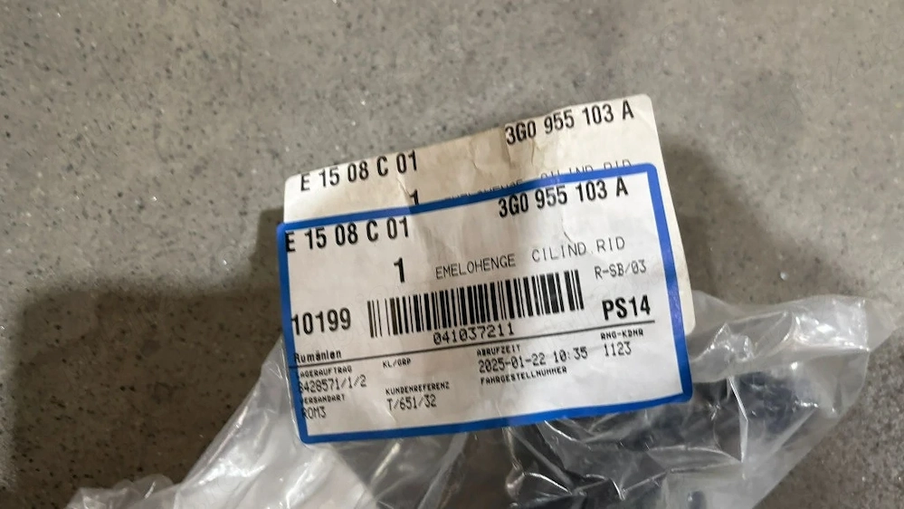 Cilindru cu duza spalator far stanga vw passat b8