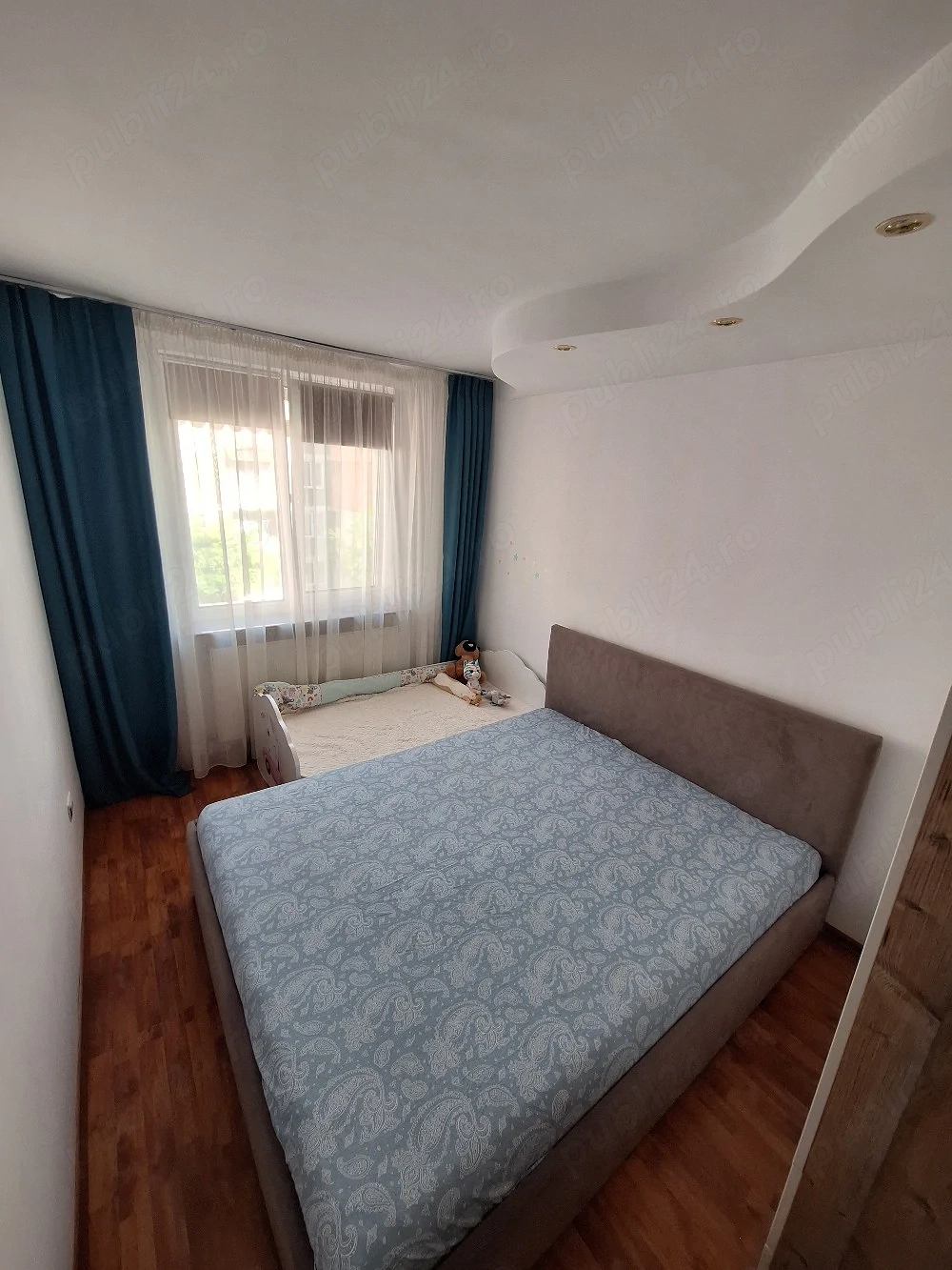 Închiriez apartament,  3 camere!