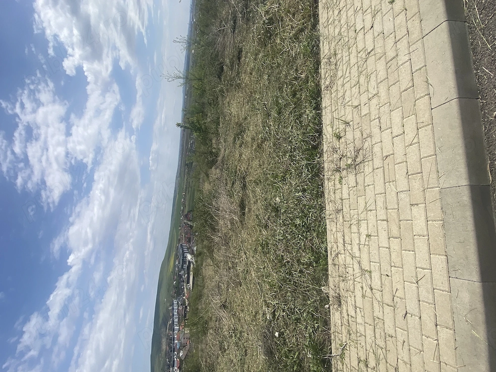 vind teren 2700m2 zona fermelor intravilan dimensioni 20m x135m