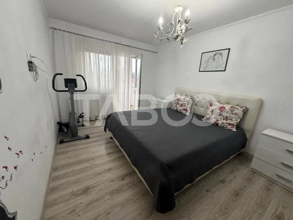 Apartament de inchiriat 4 camere 2 bai 2 balcoane mobilat si utilat