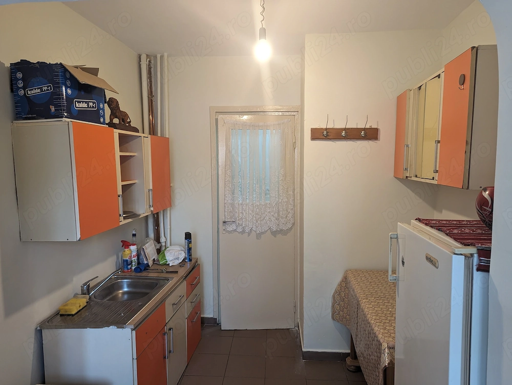Proprietar vand garsoniera parter Crihala 