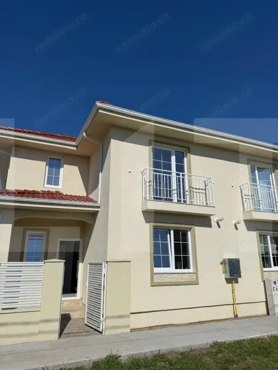 Duplex in Sag de vânzare