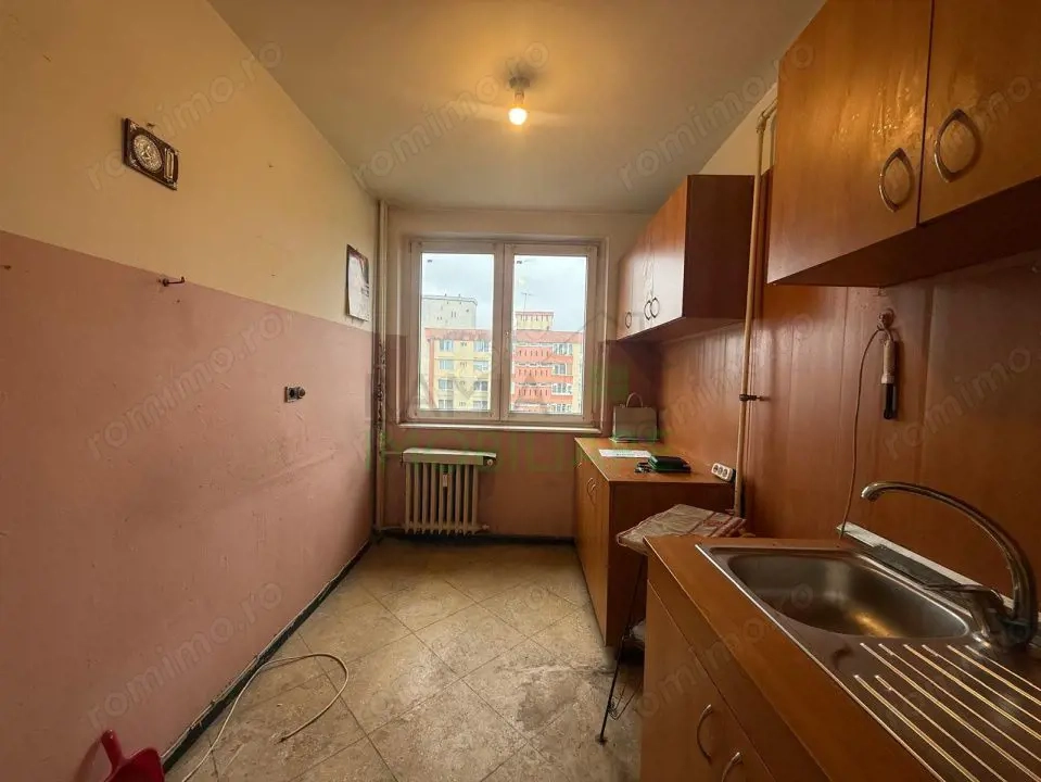 Apartament 2 camere, 51 mp, etaj 7/8 –Gării, luminos, potențial mare de renovare