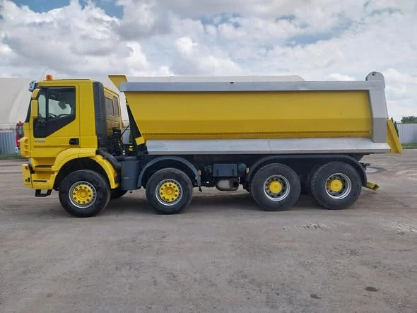 Camion Iveco Trakker 450 2009