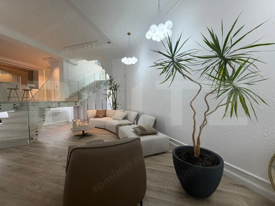 Vilă exclusivistă | 300 mp | Rooftop 140 mp | Curte 743 mp | Lângă Moșnița City 