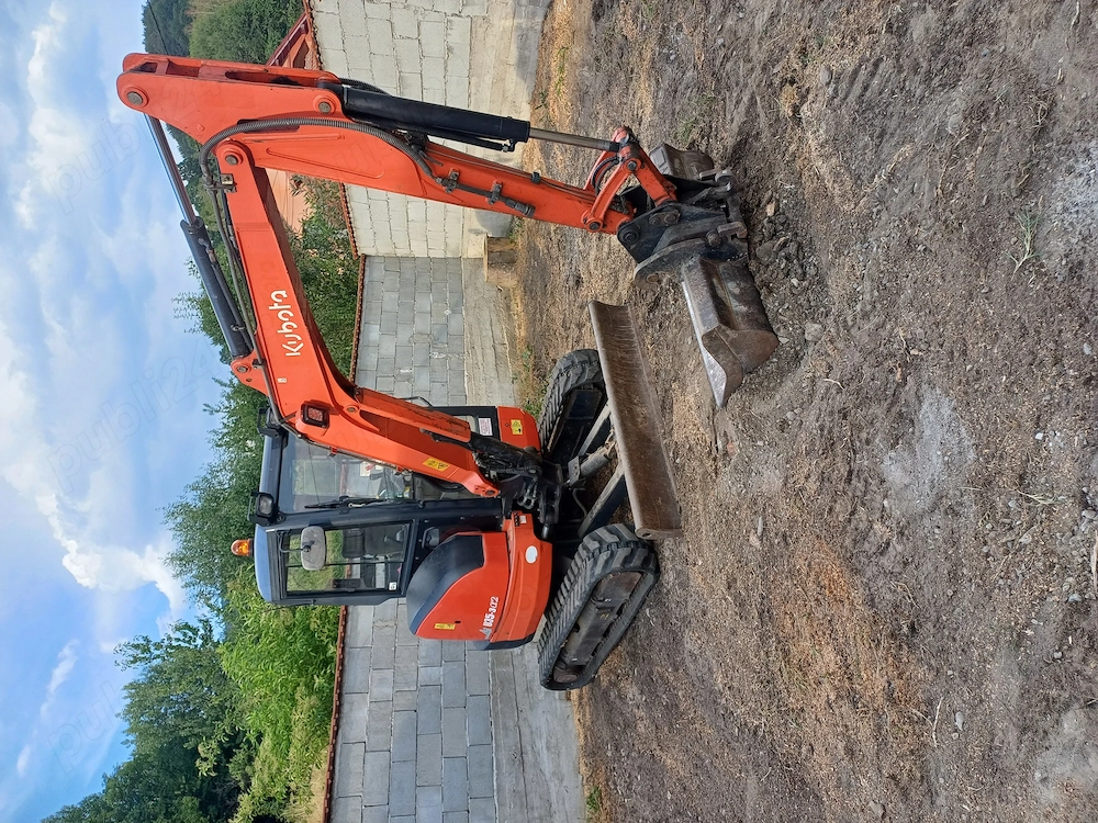 Închiriez excavator kubota 3.5t