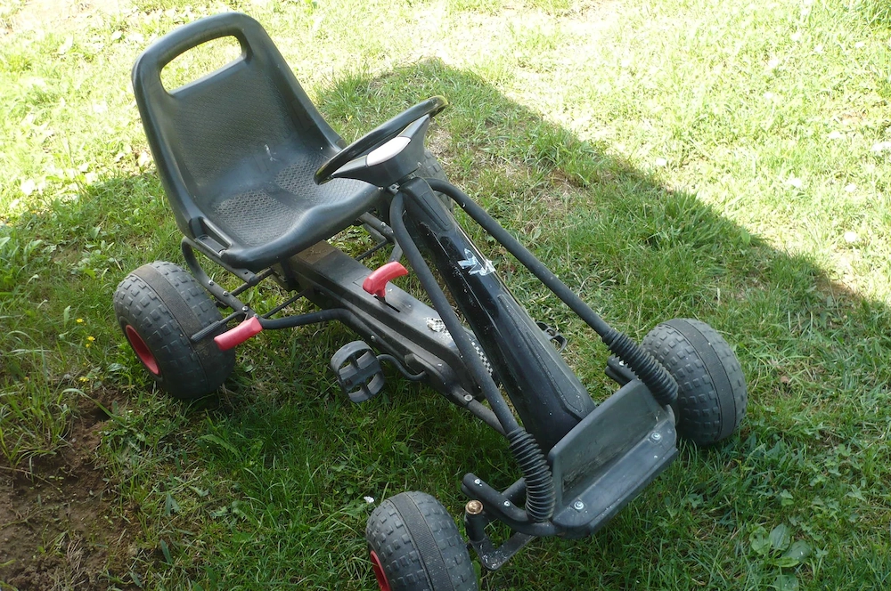 kart cu pedale pentru copii
