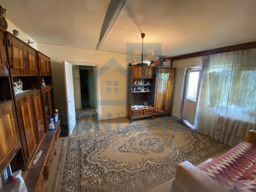 Apartament 2 camere semidecomandat spatios 56mp Rovine MOL