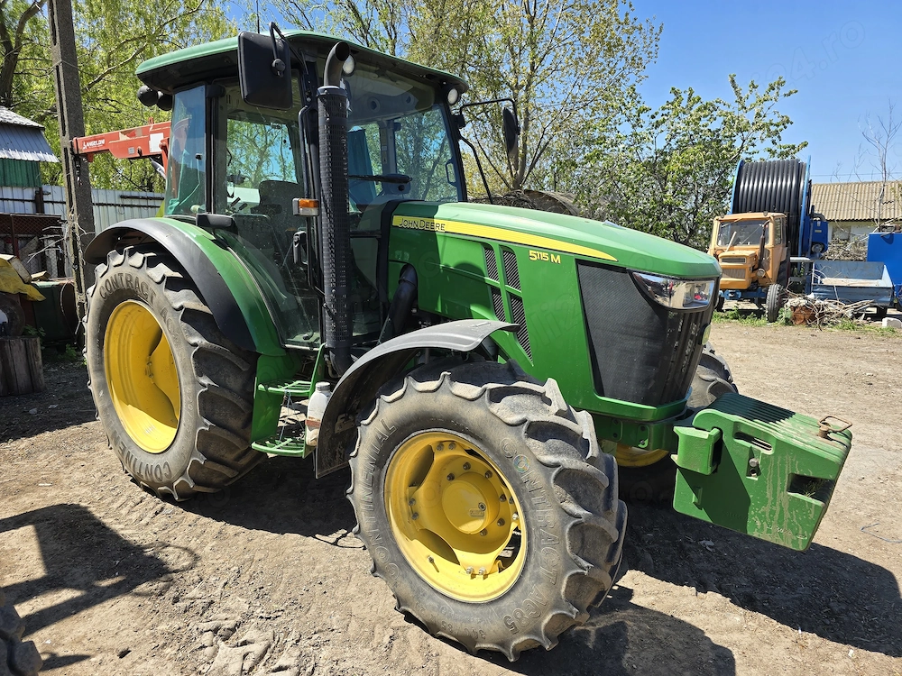 Vand tractoare și utilaje agricole