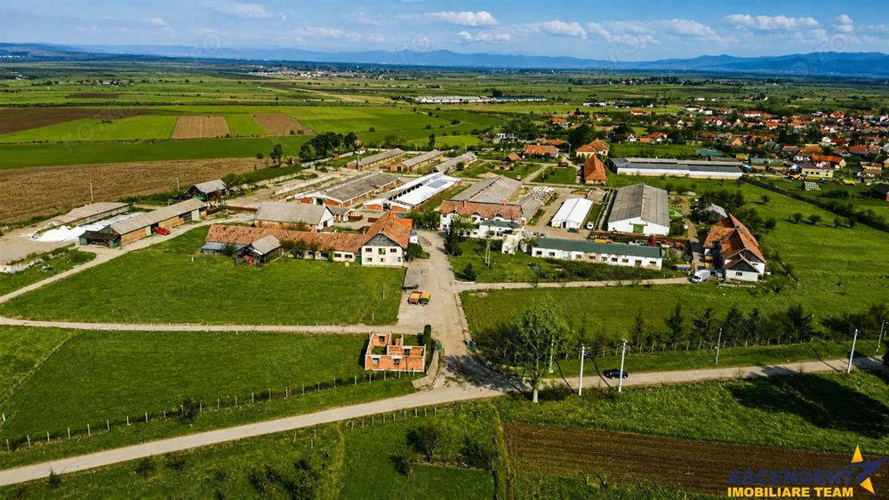 FILM! +25.400mp teren+Complex agrozootehnic cu traditie, accesorizat+ potential A,Borosneu