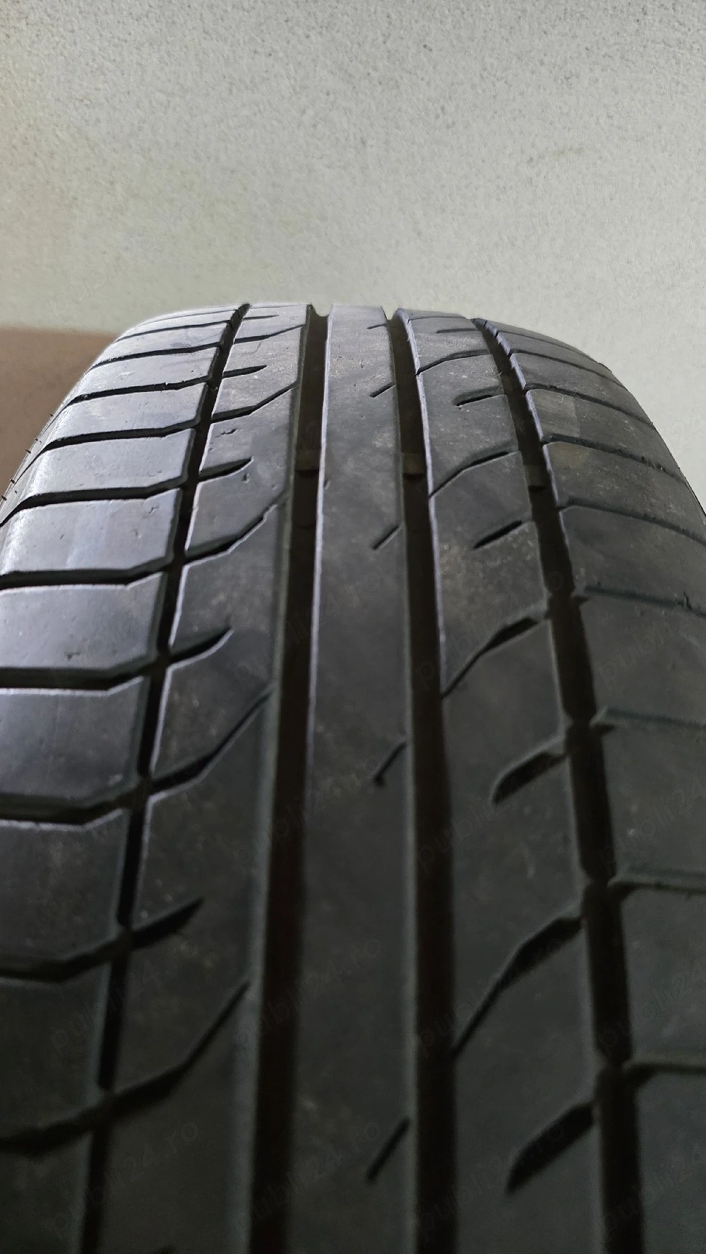 Vând roti Vara Hyundai Tucson cauciucuri Gripmax 215 65 16 de vara 