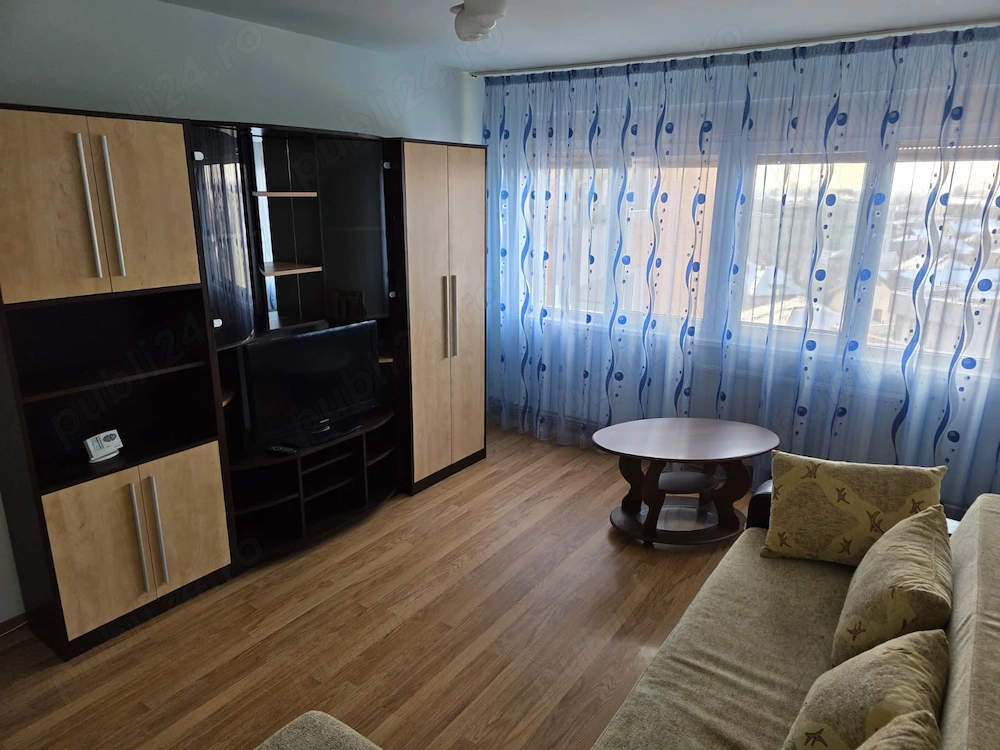 Inchiriez apartament