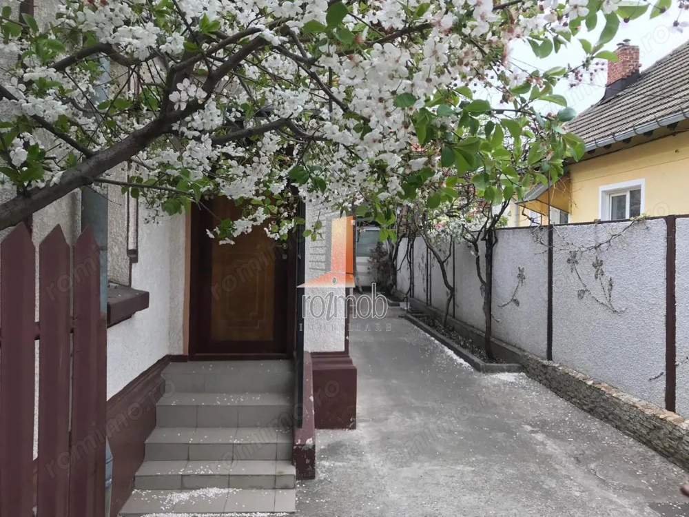 Vatra Luminoasa, casa 3 camere, langa Scoala 49