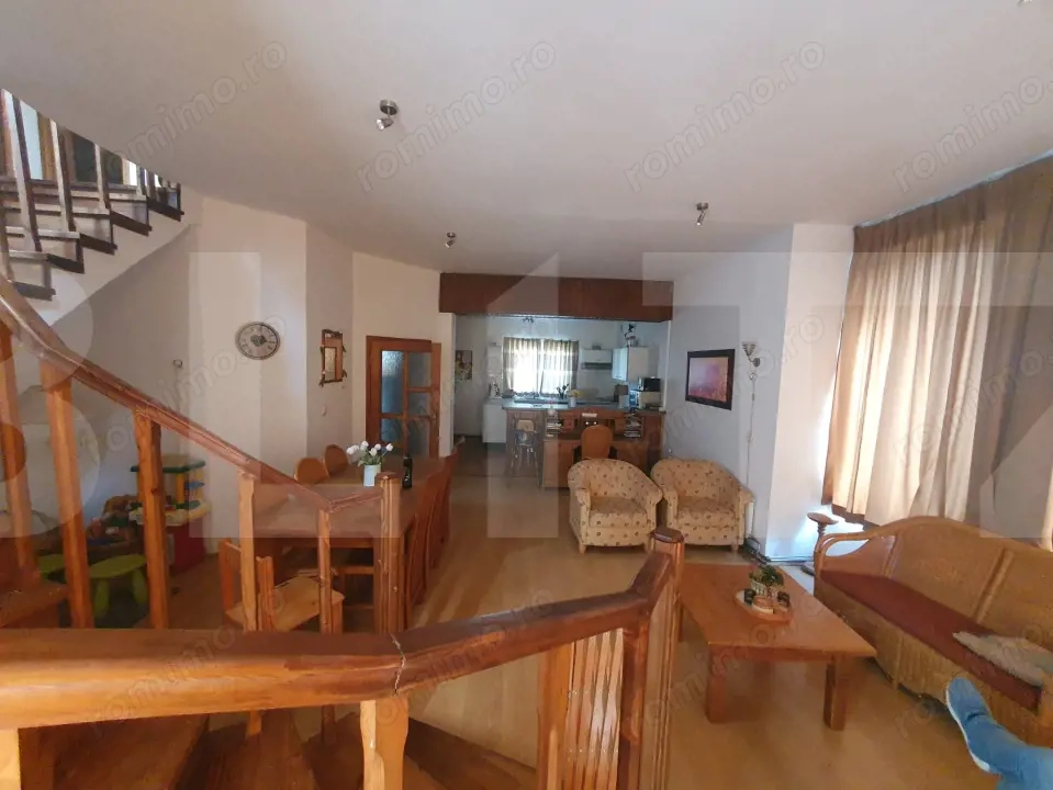 Casă spațioasă, complet mobilată și utilată – 235 mp utili, teren 1600 mp Utvin
