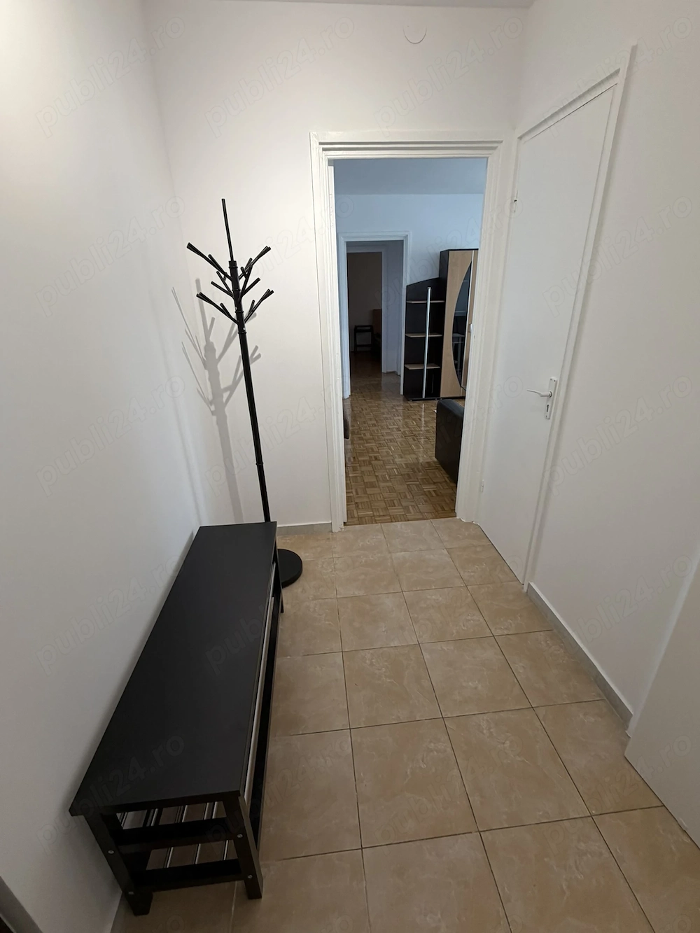 Inchiriez apartament