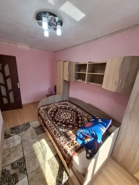 Apartament cu trei camere-Bals