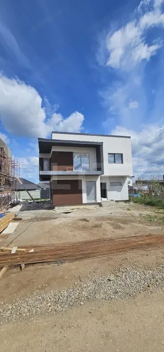 Casa de vanzare in cartierul Izvor