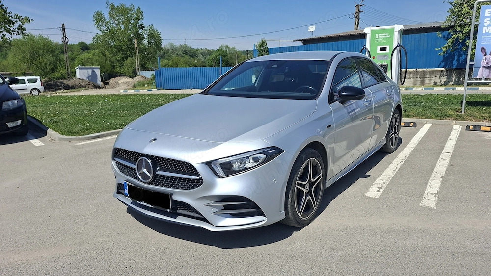 Mercedes A250e AMG Line Plug-In Hybrid 218 CP | 2021 | MBUX | LED | 26.000   negociabil |