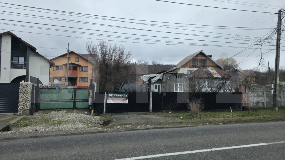 Casă cu acoperisul ars cu teren intravilan, 764 mp, zona Răzvad 
