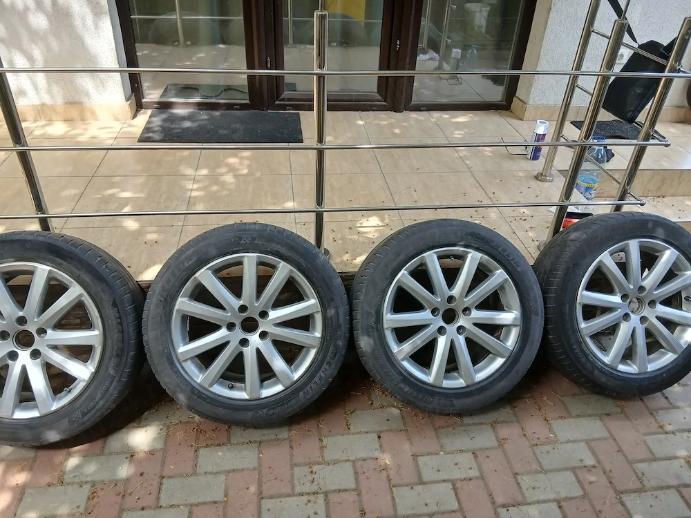 Jante vaq 5.112 cu anvelope vara 215 55 17