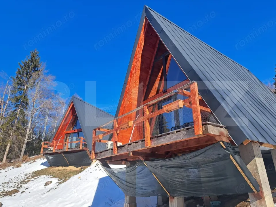 Oportunitate de investiție – 3 Cabane A-Frame la cheie în Moieciu 