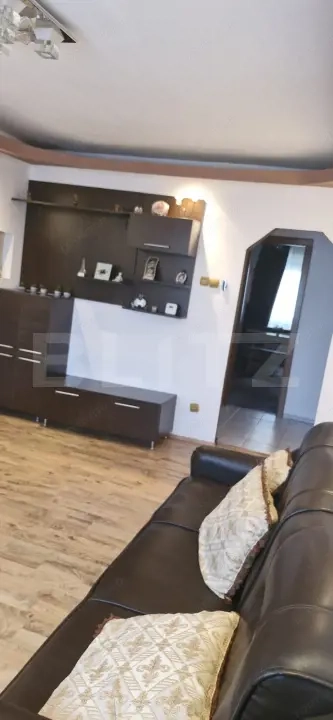 Apartament 3 camere, 57 mp, zona Micro 11