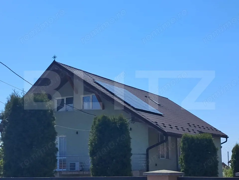 Casă modernă P+2 de vânzare în Reghin, cu garaj și curte generoasă