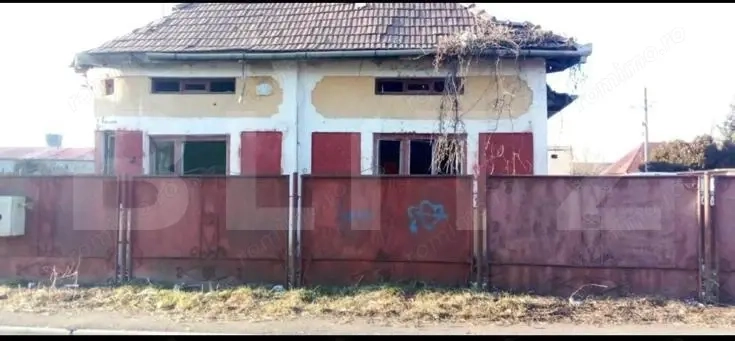 CASA VECHE DEMOLABILA IN UNGHENI