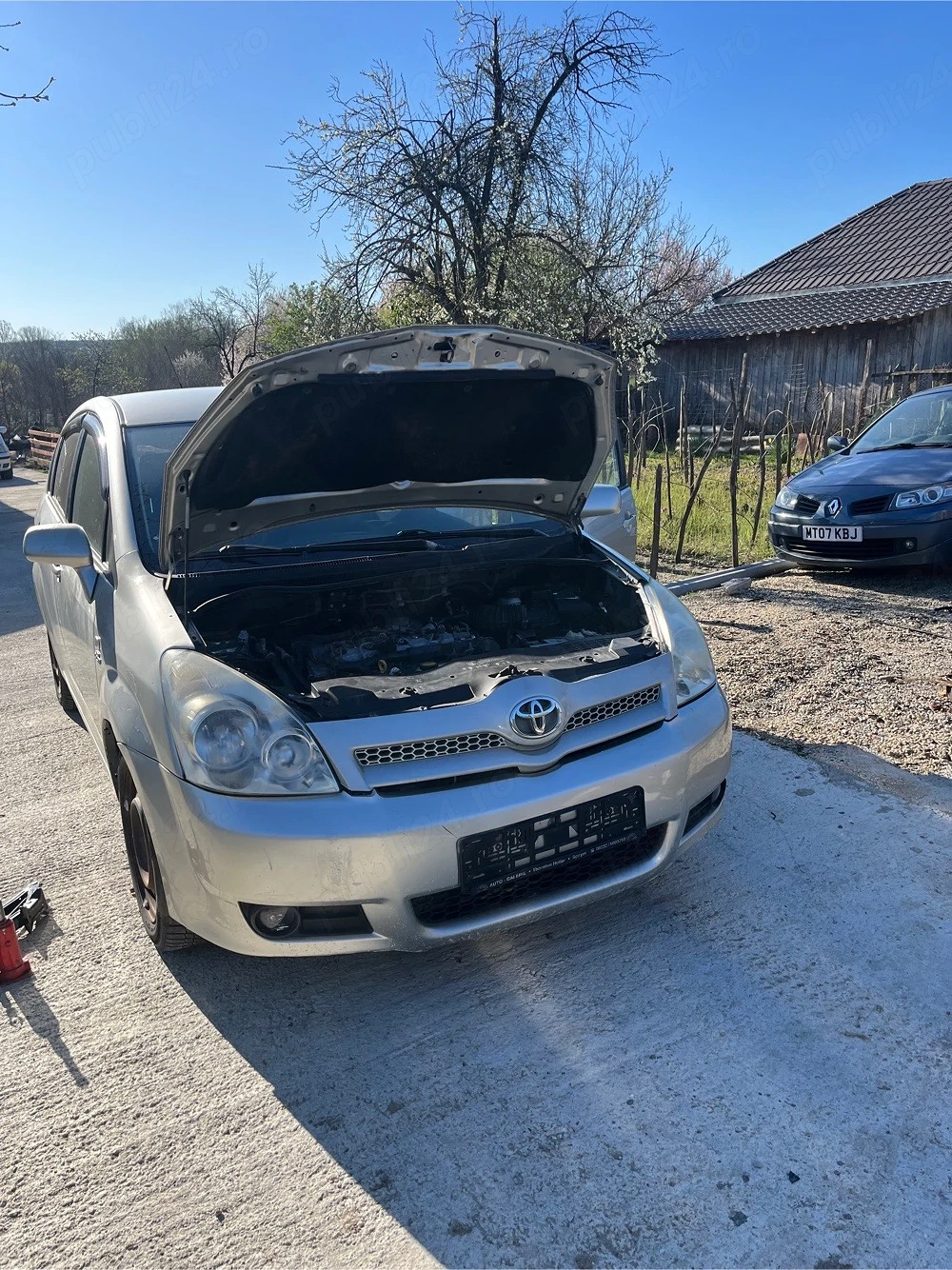 Dezmembrez Toyota Corolla Verso 2.2 D-4D din 2007 volan pe stanga