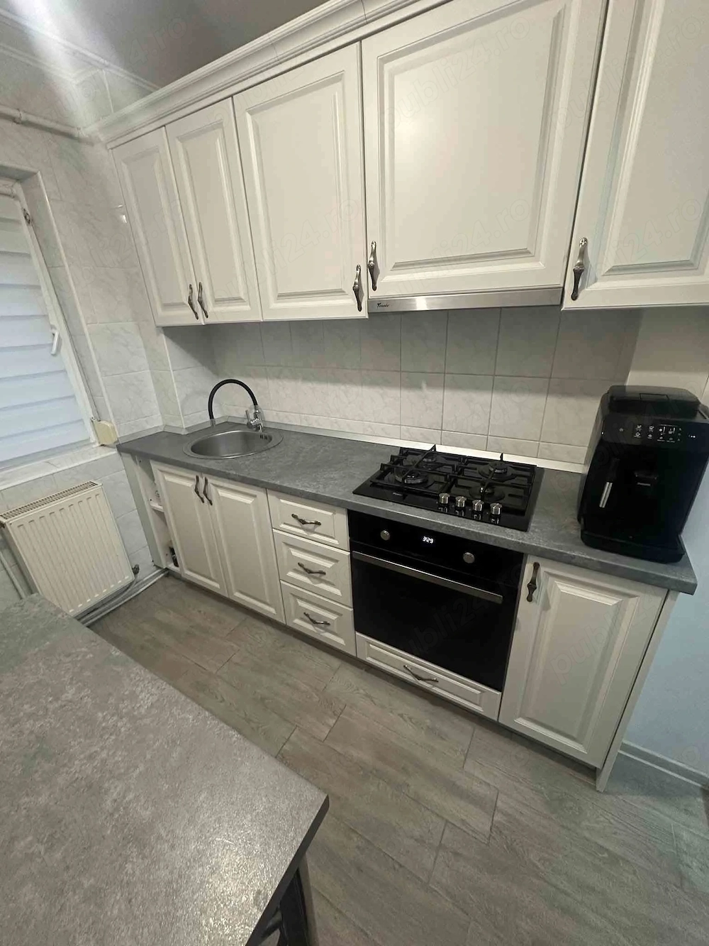 Apartament 3 camere  de vânzare 
