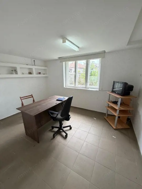 Casa de vanzare ,90 mp constructie ,teren 1400mp ,parcelabil,str Rozelor,Filiasi