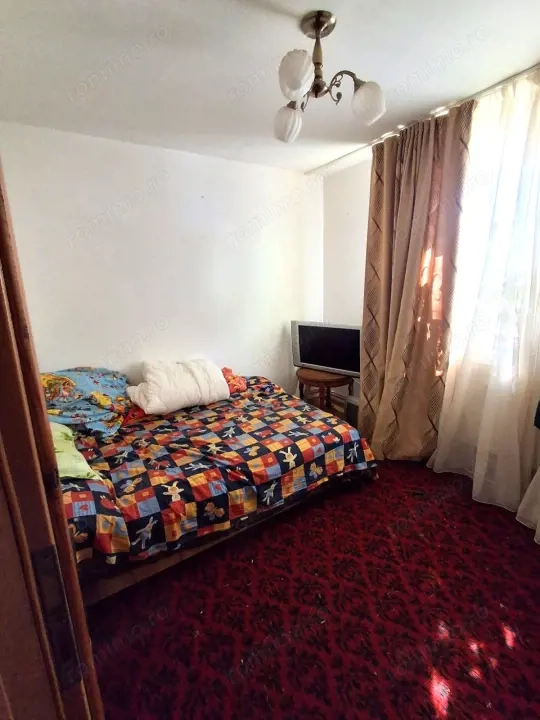 Apartament 3 camere – ideal investiție / renovare – zona Teleajen 