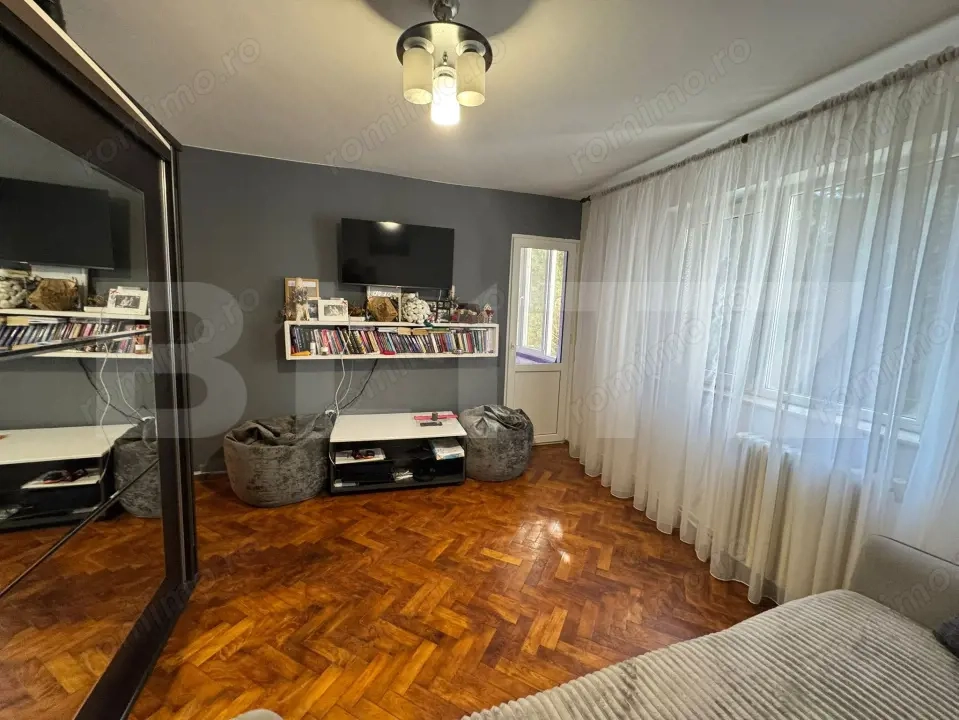 Apartament cu 2 camere decomandat in Simeria